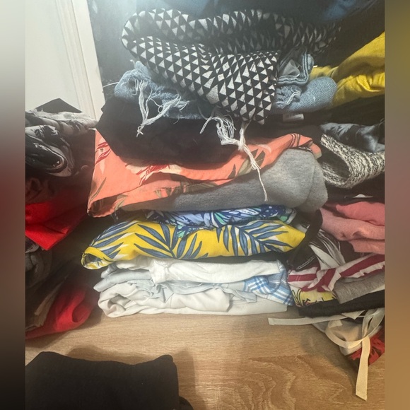 Women's Clothing Bundles • X-Small to Small - Picture 3 of 12